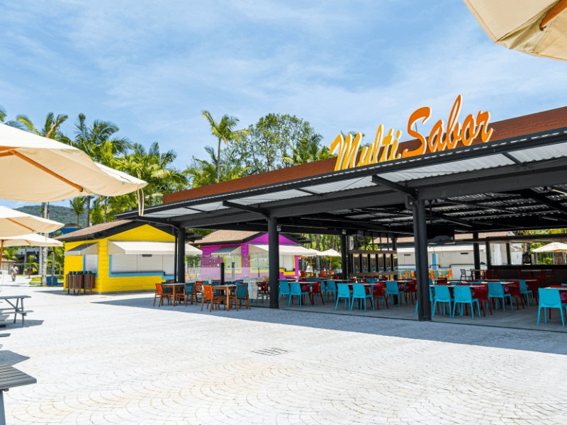 Foto praça de alimentação